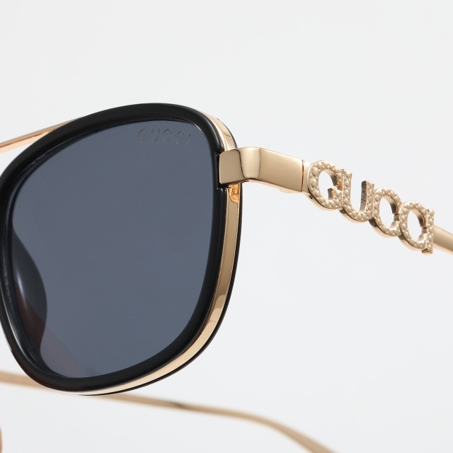 Classic Design Luxury Glasses