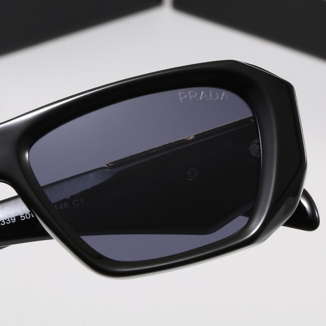 Square Frame Luxury Sunglasses