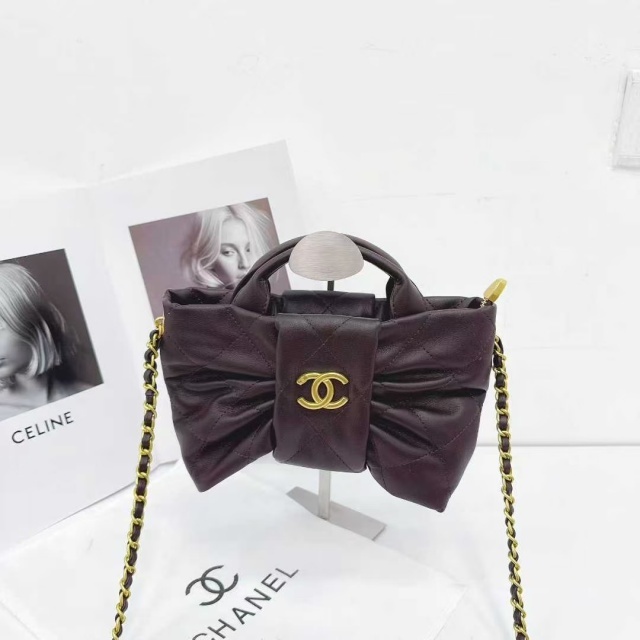 Metal Logo Chained Women Messenger Bags
