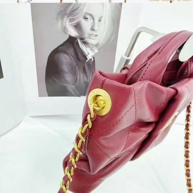 Metal Logo Chained Women Messenger Bags