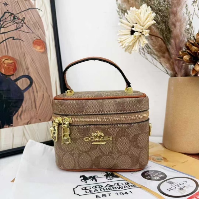 Metal Logo Women Luxury Crossbody Makeup Bags