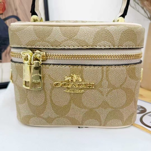 Metal Logo Women Luxury Crossbody Makeup Bags