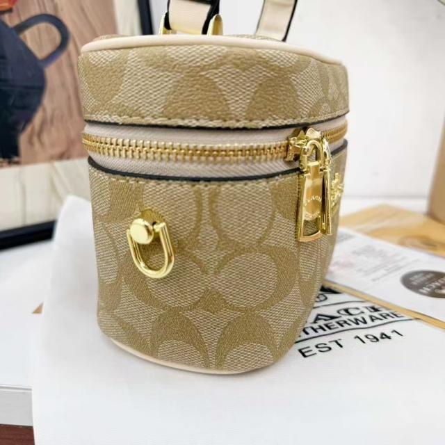 Metal Logo Women Luxury Crossbody Makeup Bags