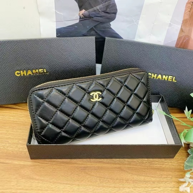 Metal Logo Fashion Leather Wallets