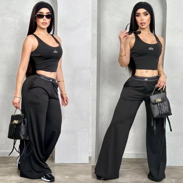 Fashion Embroidery Tank Top Tracksuit Set