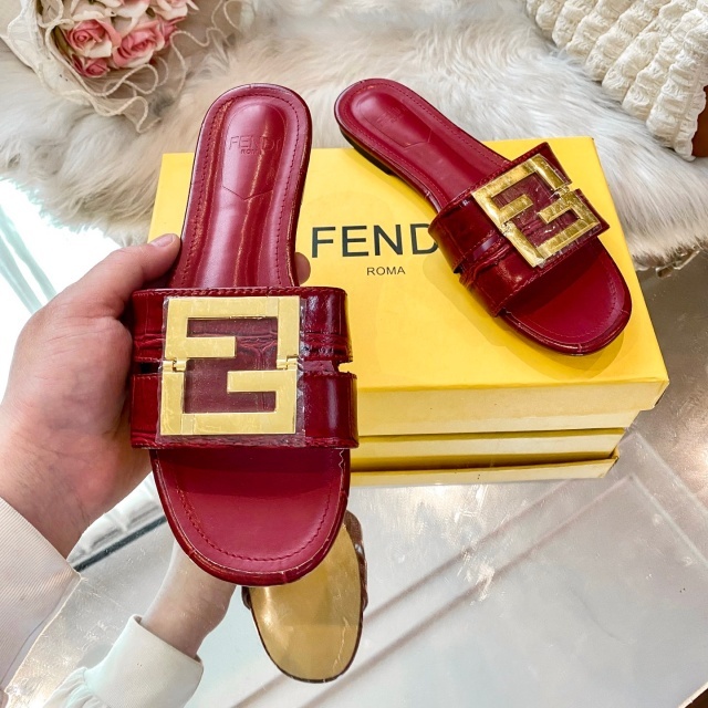 Fashion Metal Logo Women Flat Sandals