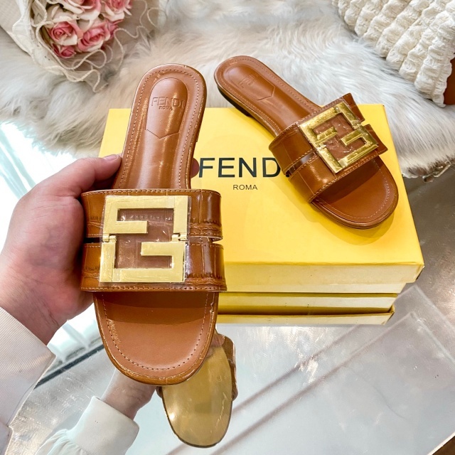 Fashion Metal Logo Women Flat Sandals