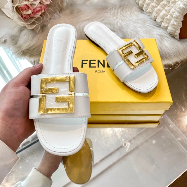 Fashion Metal Logo Women Flat Sandals