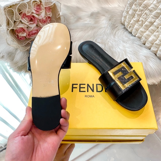 Fashion Metal Logo Women Flat Sandals