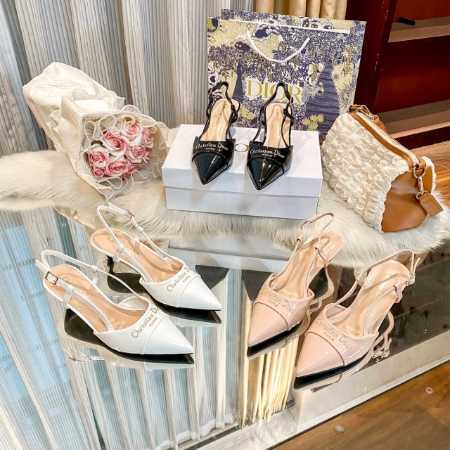 Fashion Pointed Toe Women Luxury Sandals