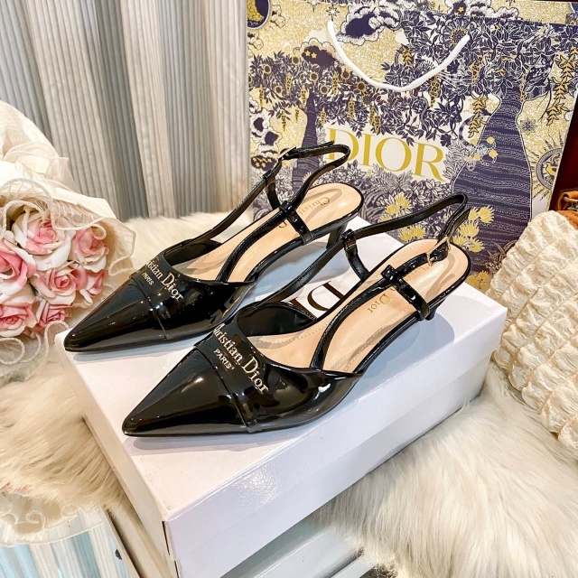 Fashion Pointed Toe Women Luxury Sandals