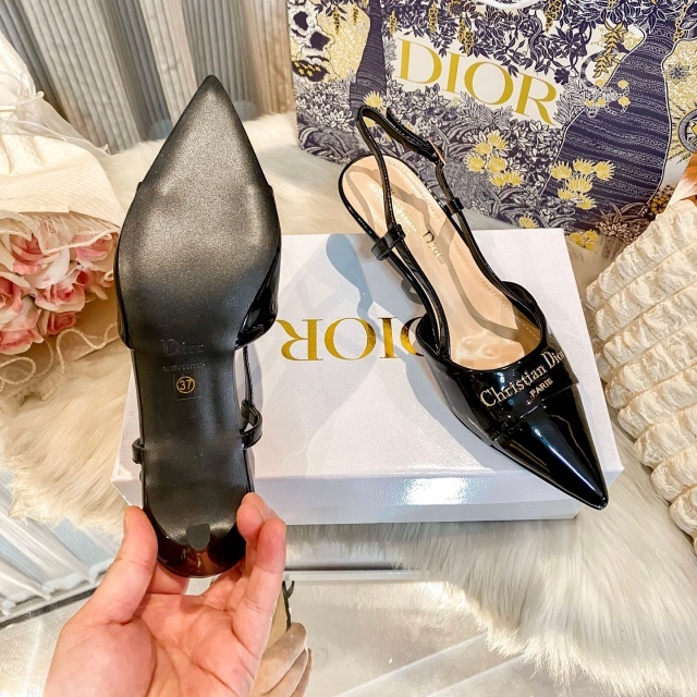 Fashion Pointed Toe Women Luxury Sandals