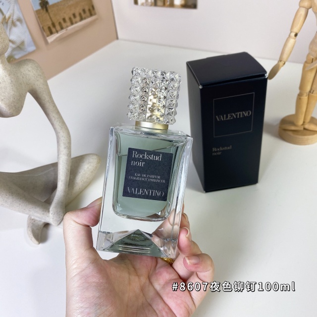 Rockstud Noir Unisex Fragrance