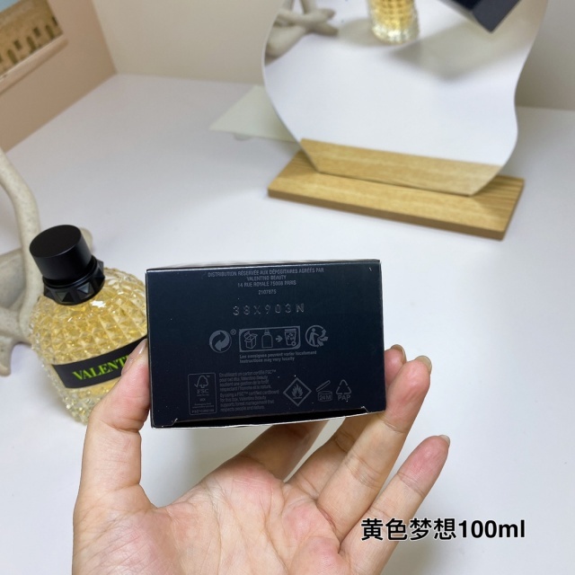 Uomo Born In Roma Yellow Dream Men Perfume