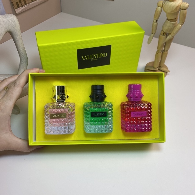 Born in Roma Women Perfume Sample Set