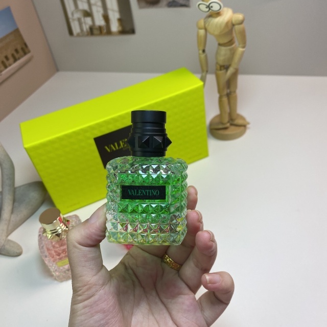 Born in Roma Women Perfume Sample Set