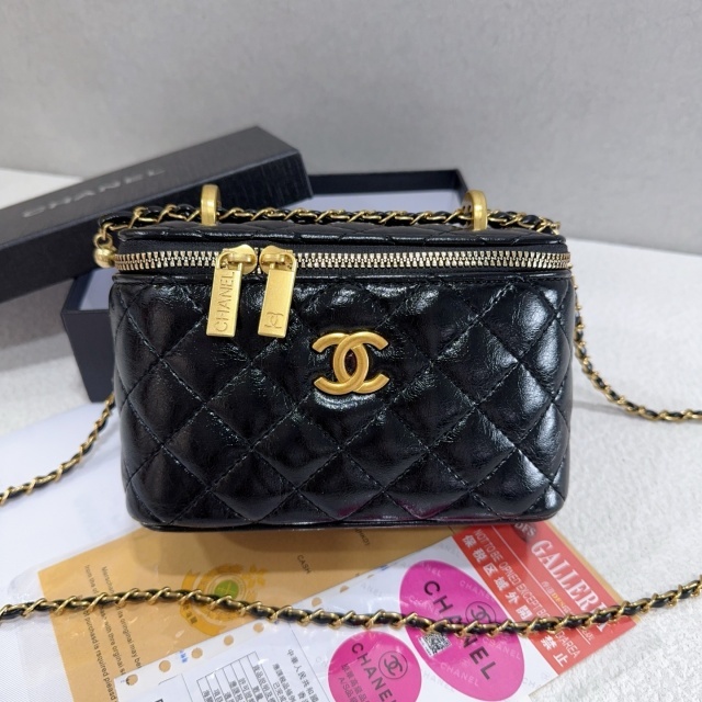 Metal Logo Fashion Leather Makeup Bags
