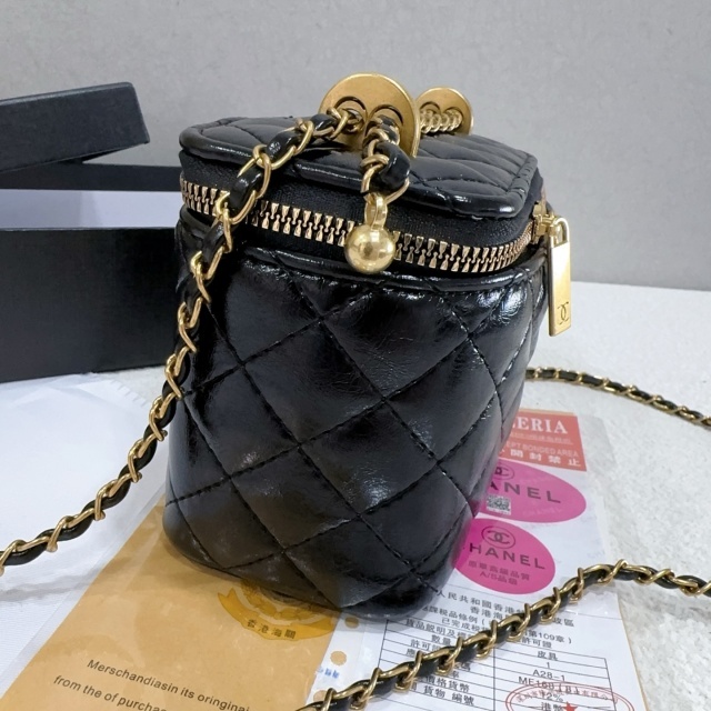 Metal Logo Fashion Leather Makeup Bags
