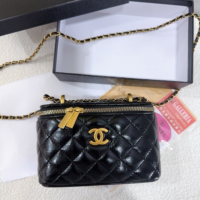 Metal Logo Fashion Leather Makeup Bags