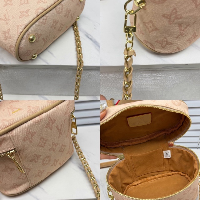 Chained Leather Fashion Makeup Bags