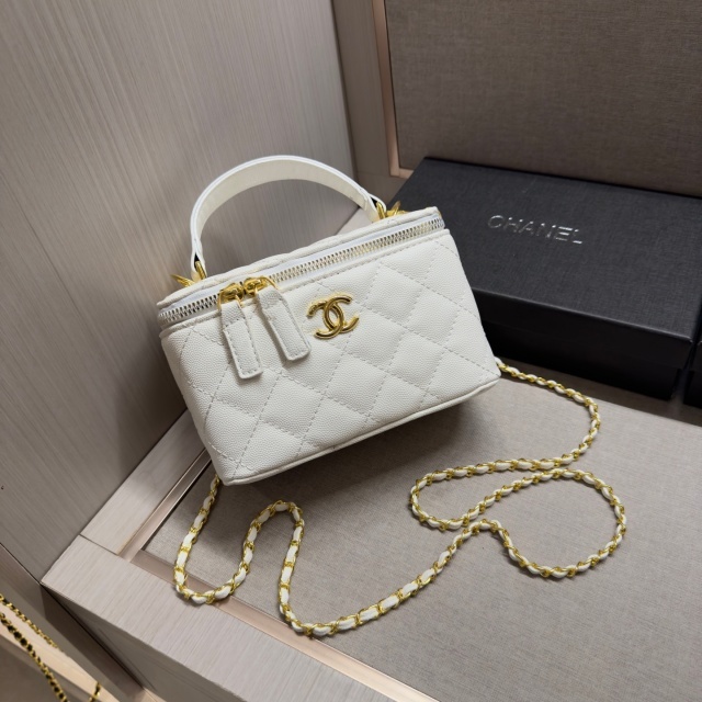 Luxury Fashion Chained Crossbody Makeup Bags