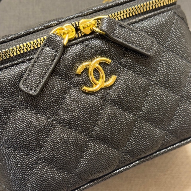 Luxury Fashion Chained Crossbody Makeup Bags