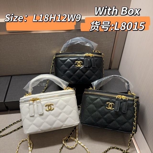 Luxury Fashion Chained Crossbody Makeup Bags