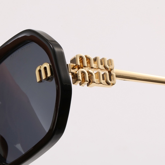 Versatile Women Luxury Glasses