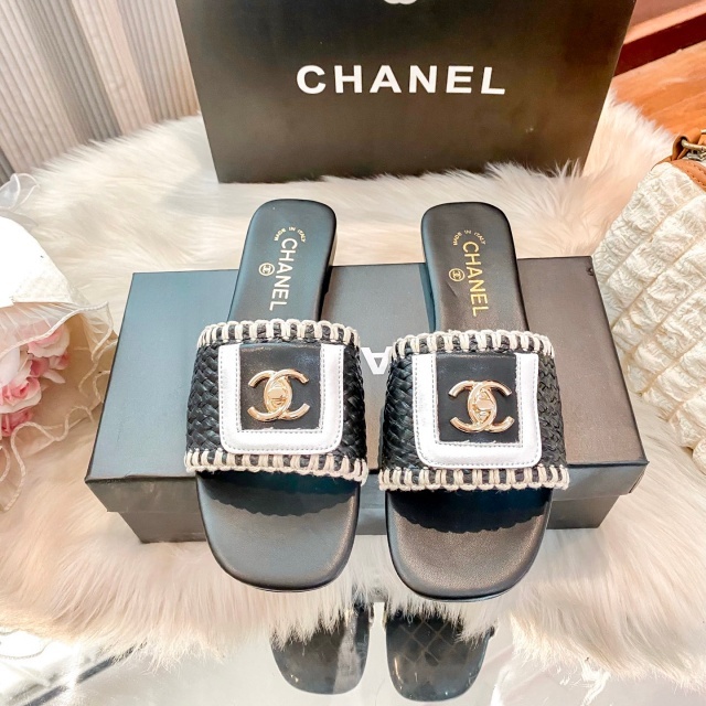 Fashion Metal Logo Luxury Women Flat Slides