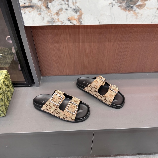 Luxury Fashion Buckle Strap Flat Sandals