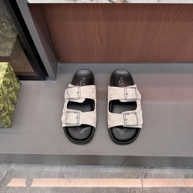 Luxury Fashion Buckle Strap Flat Sandals