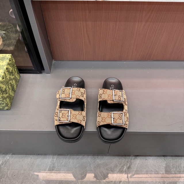 Luxury Fashion Buckle Strap Flat Sandals