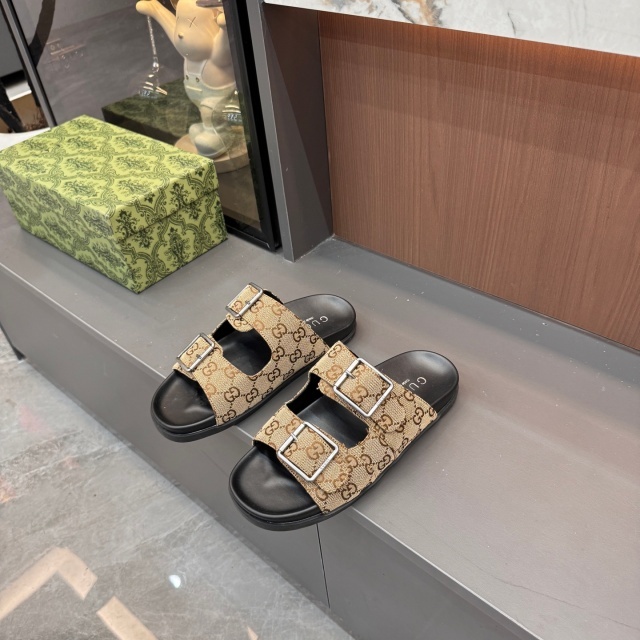 Luxury Fashion Buckle Strap Flat Sandals