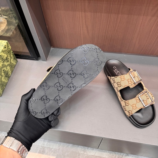 Luxury Fashion Buckle Strap Flat Sandals