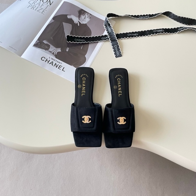 Metal Logo Round Toe Sexy Flat Sandals