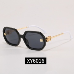 C9