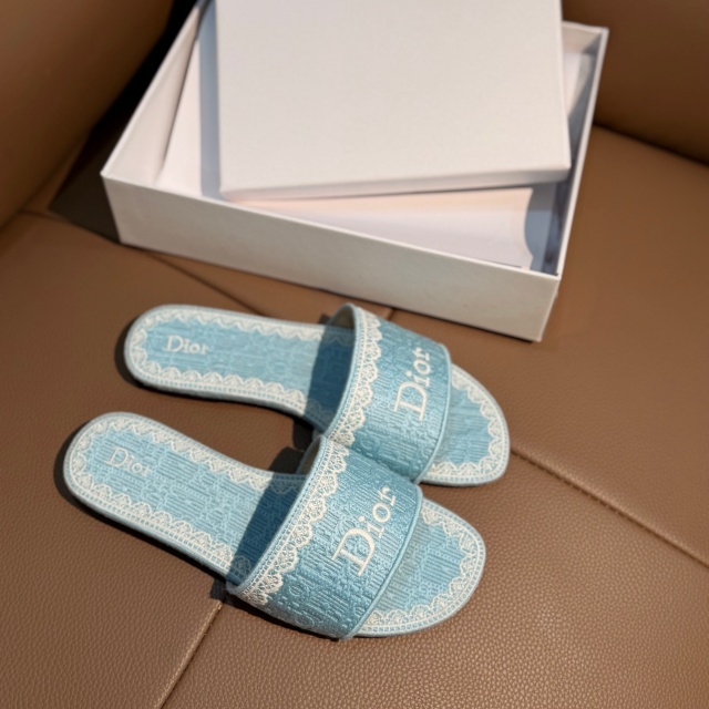 Luxury Fashion Embroidery Women Flat Sandals