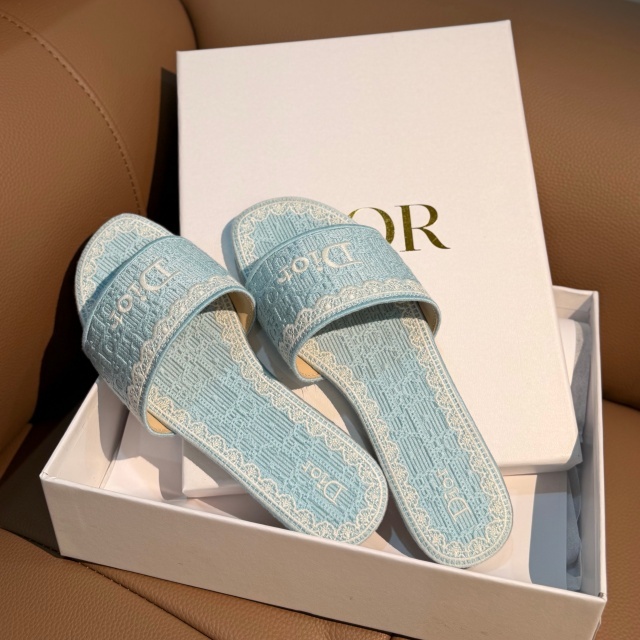 Luxury Fashion Embroidery Women Flat Sandals