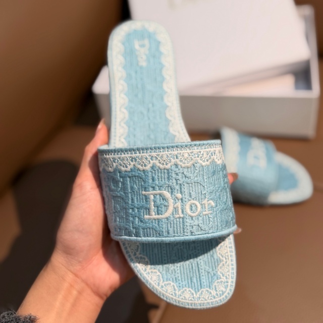 Luxury Fashion Embroidery Women Flat Sandals