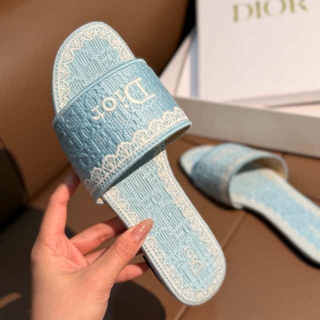Luxury Fashion Embroidery Women Flat Sandals