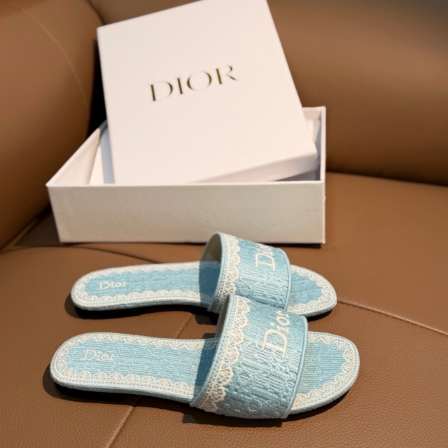 Luxury Fashion Embroidery Women Flat Sandals