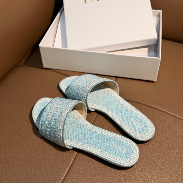 Luxury Fashion Embroidery Women Flat Sandals