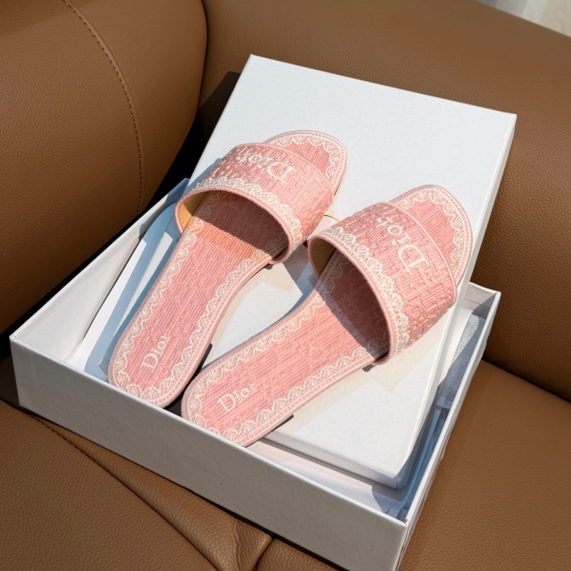 Luxury Fashion Embroidery Women Flat Sandals