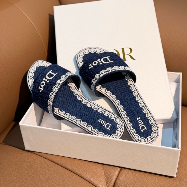 Luxury Fashion Embroidery Women Flat Sandals