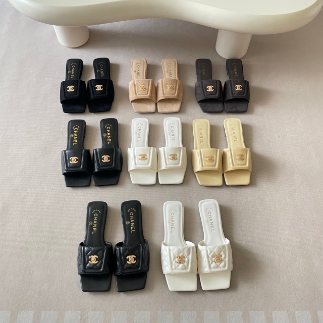 Metal Logo Round Toe Sexy Flat Sandals