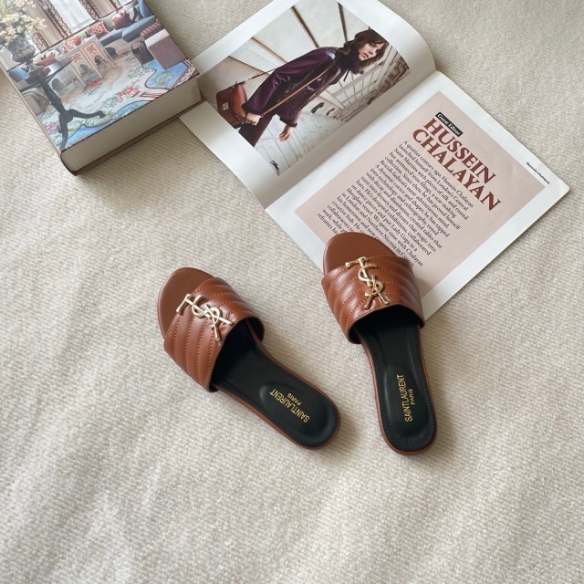 Metal Logo Luxury Women Flat Sandals