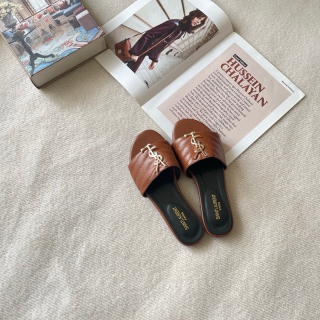 Metal Logo Luxury Women Flat Sandals