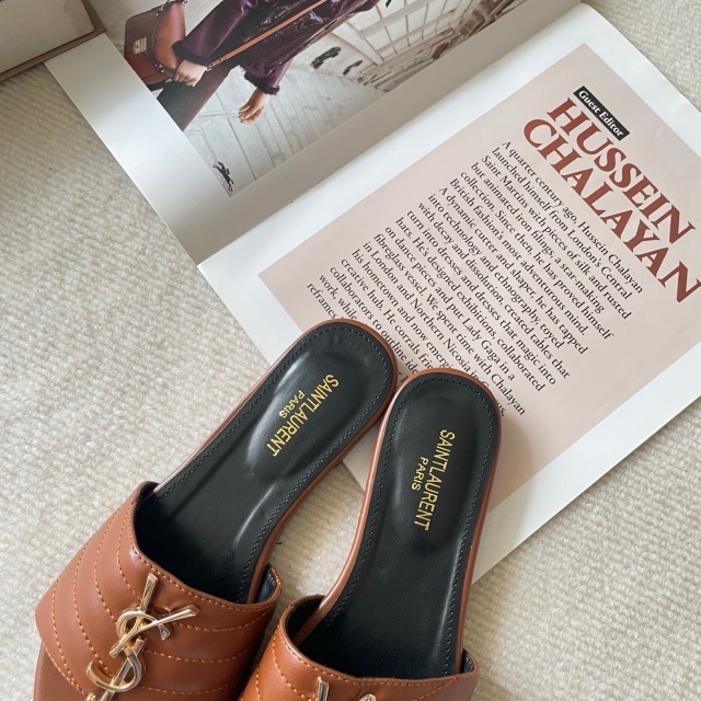 Metal Logo Luxury Women Flat Sandals