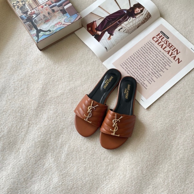 Metal Logo Luxury Women Flat Sandals