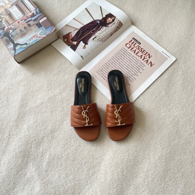 Metal Logo Luxury Women Flat Sandals